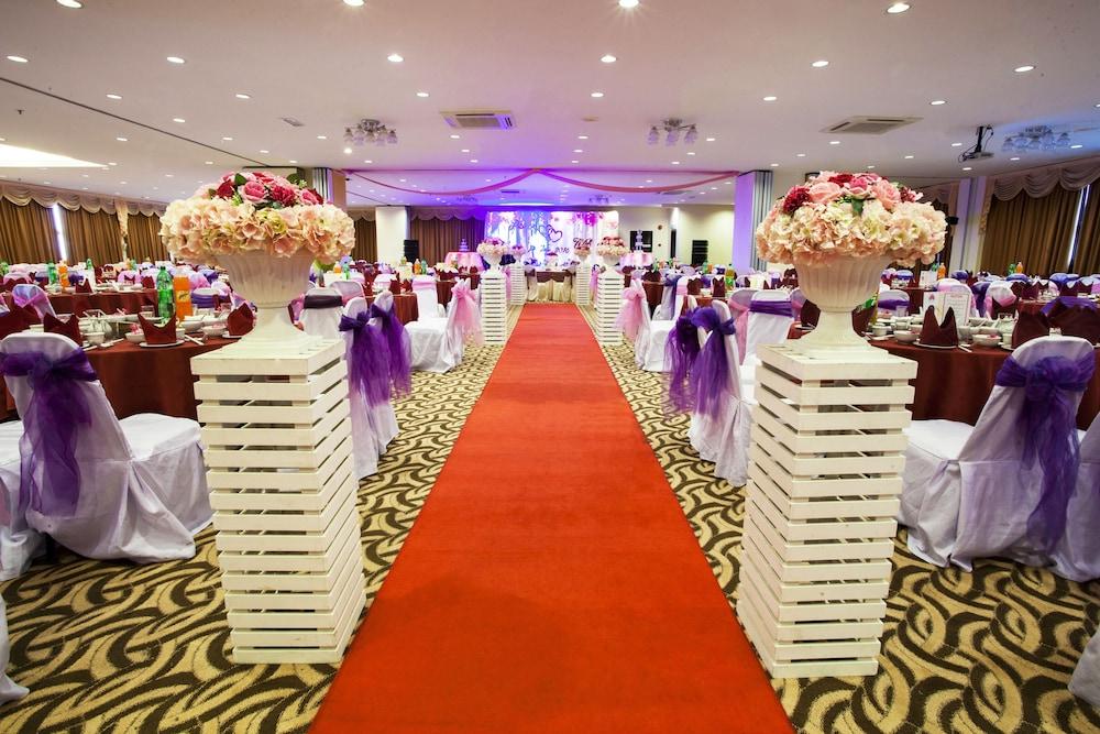 Hotel Tanjong Vista Kuala Terengganu Buitenkant foto